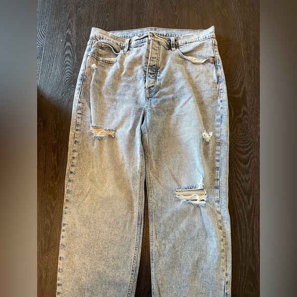 Old Navy Sky-Hi Jeans 👖🤍 - Picture 2 of 3